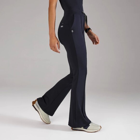 Figs High Waisted Evanston FORMx Skinny Flare Scrub Pants in Navy, Size Small - Picture 5 of 12